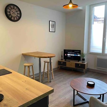 T2 Face Gare Sncf Appart Hotel Le Cygne 1 Bourges Zewnętrze zdjęcie