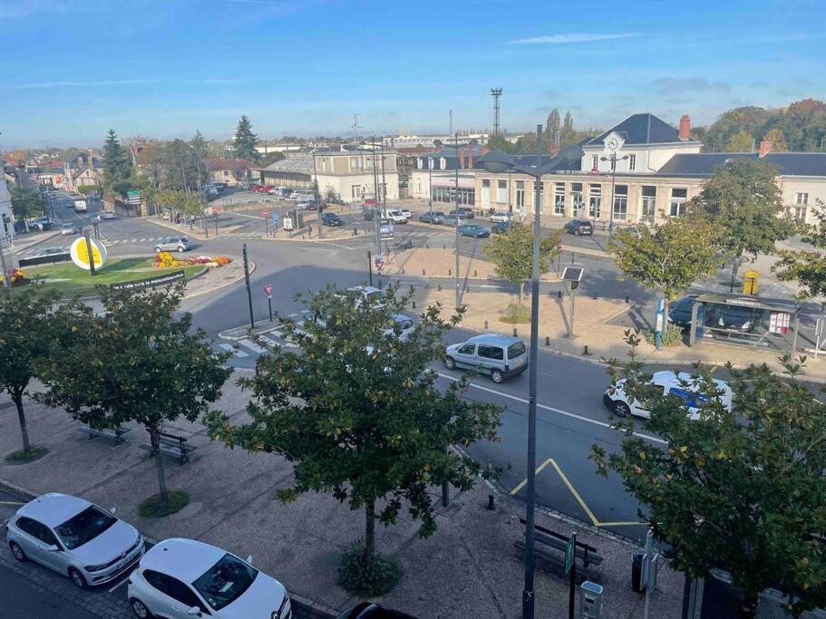 T2 Face Gare Sncf Appart Hotel Le Cygne 1 Bourges Zewnętrze zdjęcie
