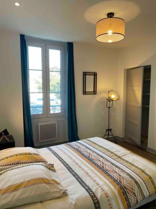 T2 Face Gare Sncf Appart Hotel Le Cygne 1 Bourges Zewnętrze zdjęcie