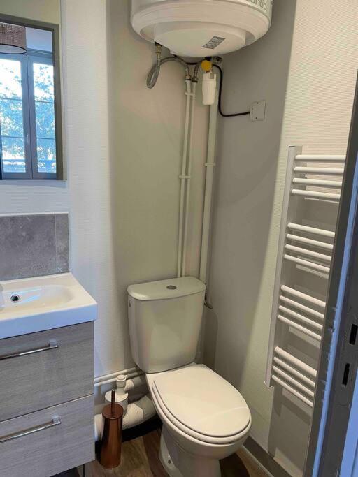T2 Face Gare Sncf Appart Hotel Le Cygne 1 Bourges Zewnętrze zdjęcie